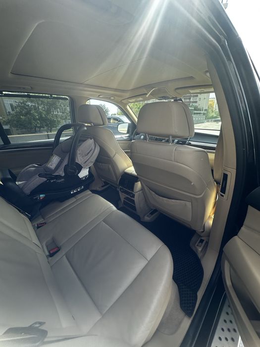 Машина Bmw x5 2012