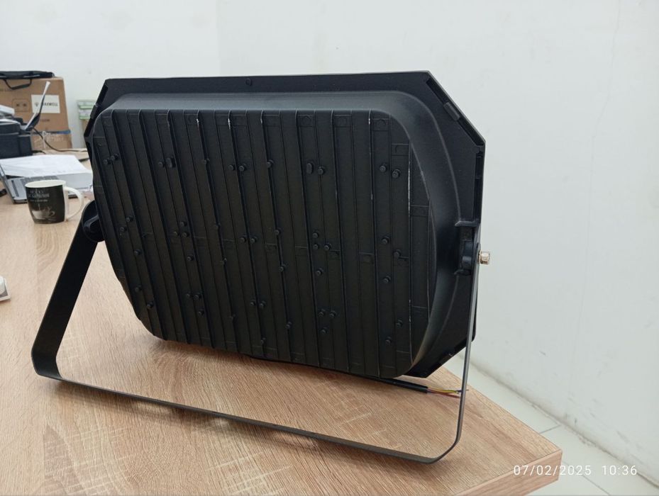 Projektor optom 500w 1yil kafolati bor maxwell tomonidan