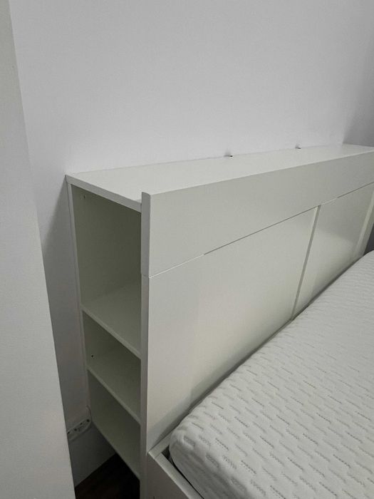 Pat IKEA 160x200 cu tablie, depozitare si 4 sertare - stare foarte buna