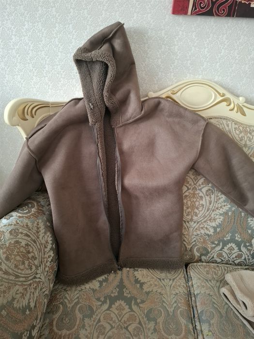 Шубка куртка  в отличном состоянии