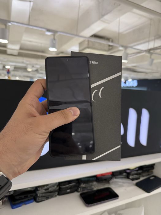 Samsung Z Flip 7 256gb