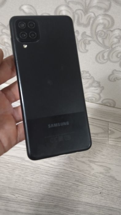 Продам смартфон Самсунг а12