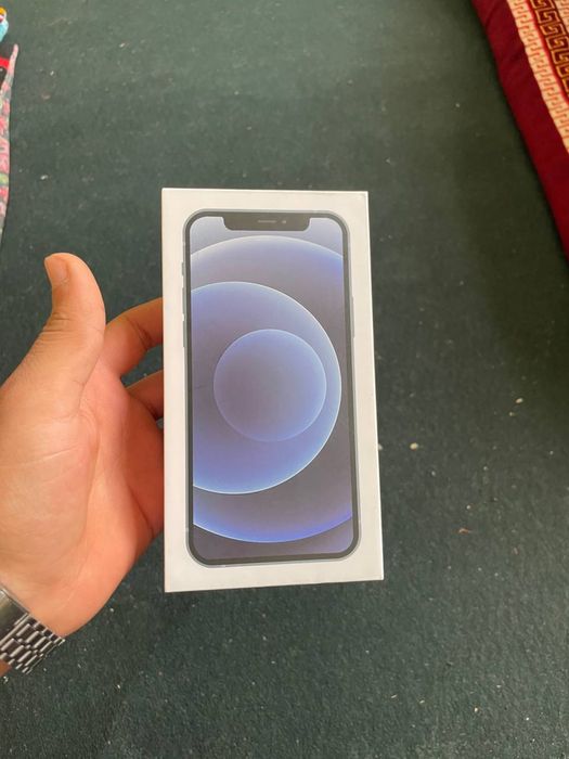 Iphone 12 rangi black