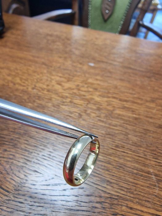 Дамски Златен Пръстен с Диамант