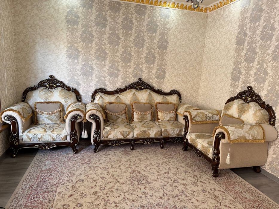 Продается мягкая мебель диван кресло китай