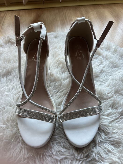 Чисто нови обувки