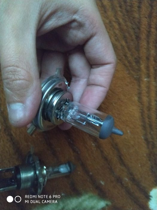 Лампочки на передние фары дальний ближний спарк