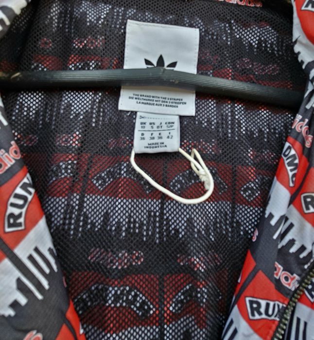 Adidas Run DMC оригинална дамска горница ветровка С/М  размер