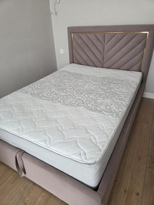 Продам кровать 140*200