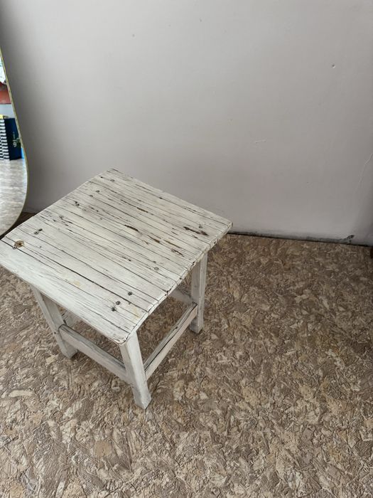 2 штуки табуретки деревянные ручной работы! Район юбилейный