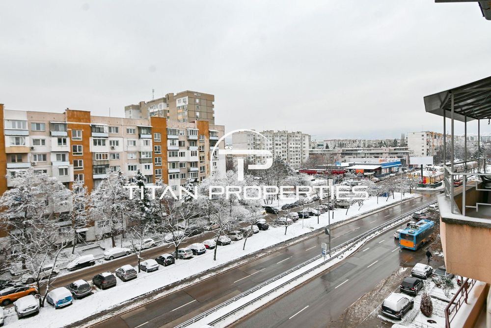 Дава се под наем Тристаен апартамент в София, Изток - 80 кв.м за 817.53 € - Снимка #12