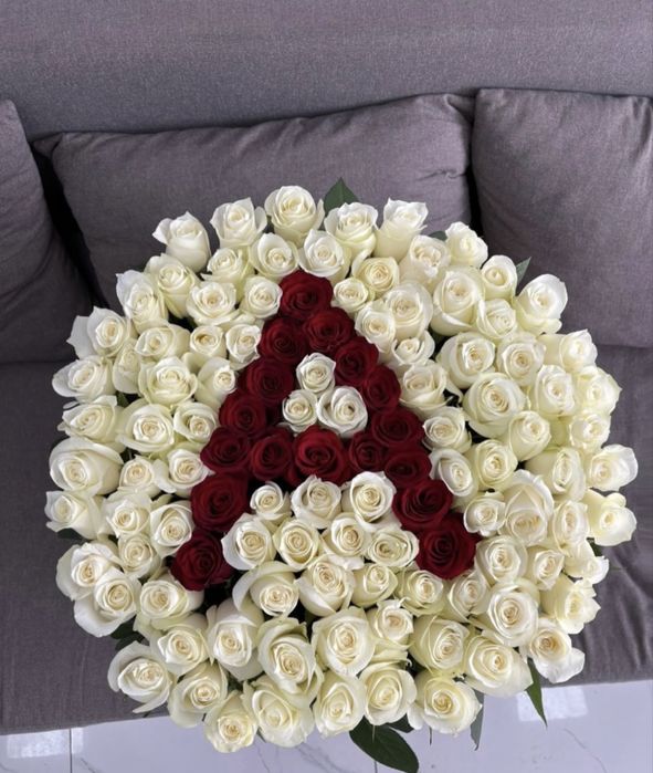 Цветы розы с буквой А