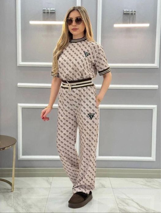 Дамски комплект Guess в бежов цвят