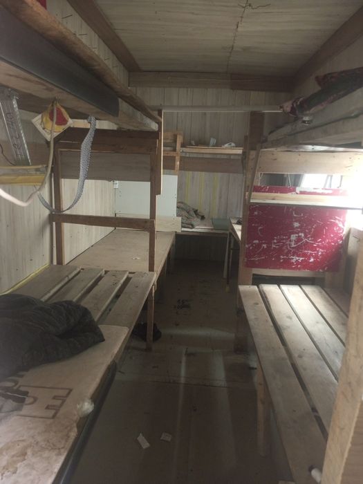 Konteyner domik sotiladi krovati bor