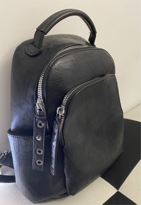 Нова дамска кожена чанта/раница