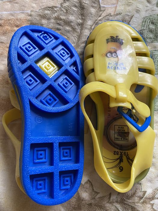 Чисто нови сандали и летни обувки на LC Waikiki и на миньоните, 22 ном