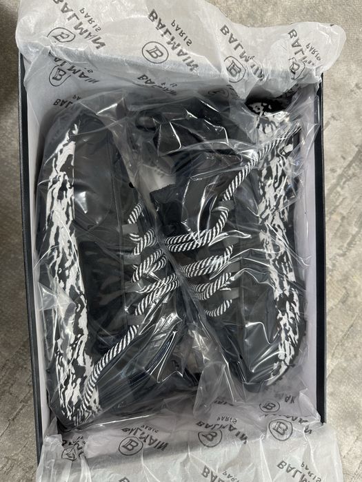 Продам новые кроссовки