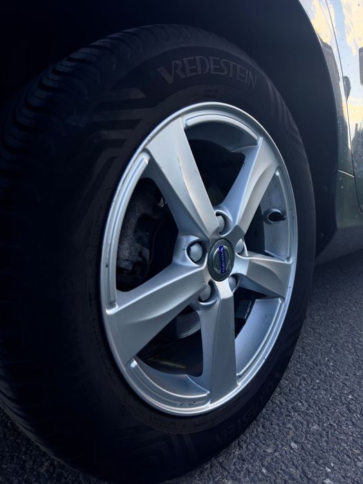 VOLVO v40 2.0L Diesel 2016