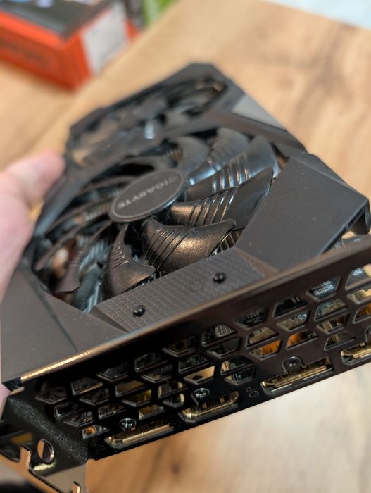 vand Gigabyte GTX 1660 SUPER OC 6gb