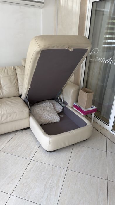 Colțar extensibil din piele cu ladă depozitare – Stare excelentă