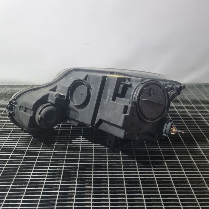 Far Dreapta Skoda Yeti 2009 - 2013 SUV 4 Usi (1406) Fara xenon