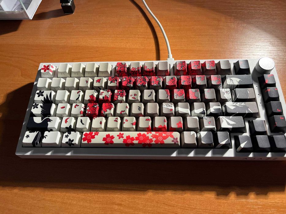 Продам клавиатуру ajazz ak820