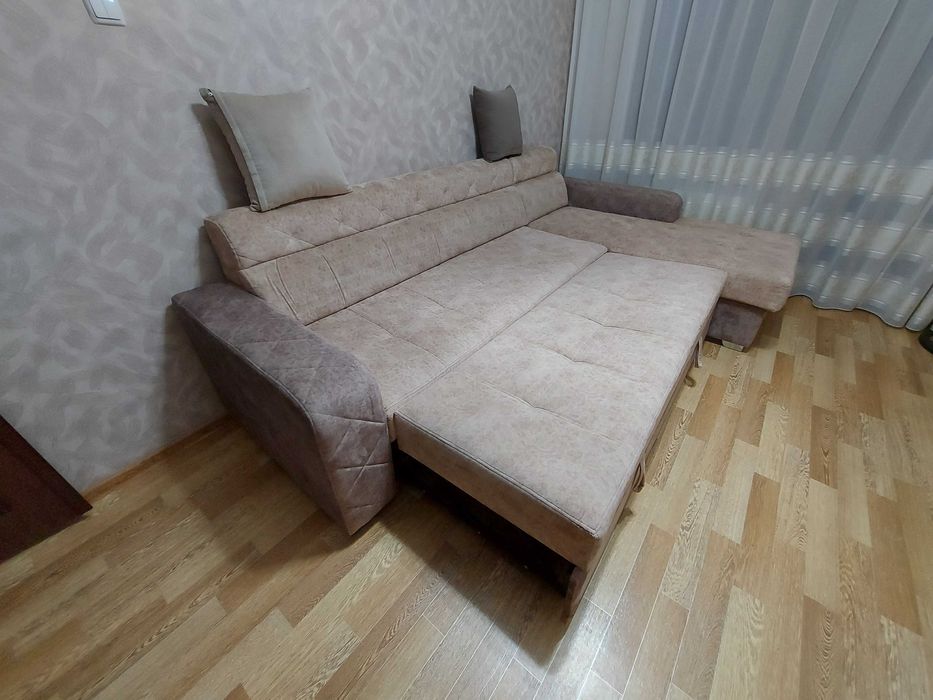 Диван угловой б/у