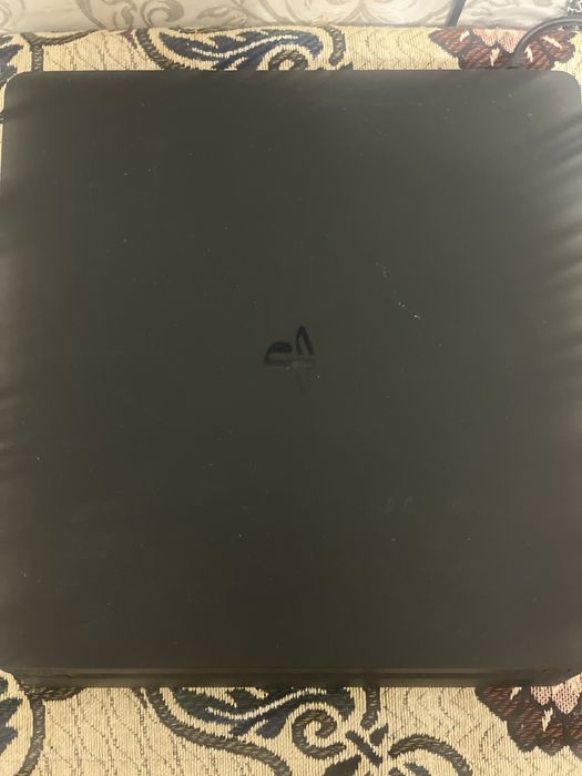 Продам плестейшн 4