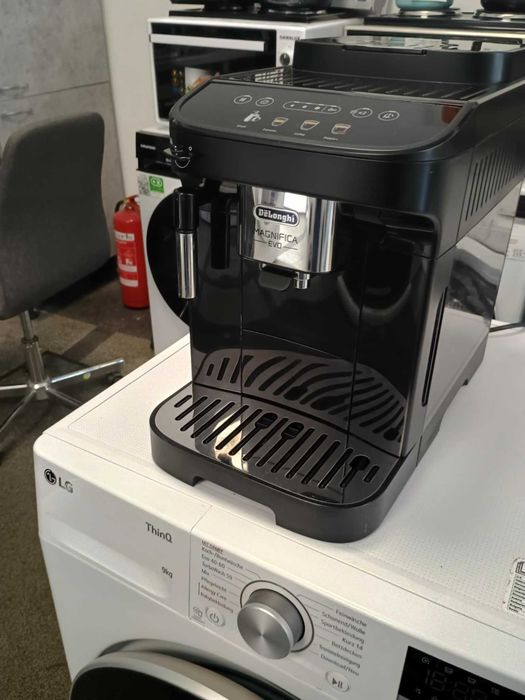 Кафемашина-Автомат Delonghi Magnifica Evo 15 bar опция за мляно кафе