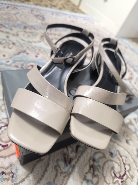 Продам женский туфли