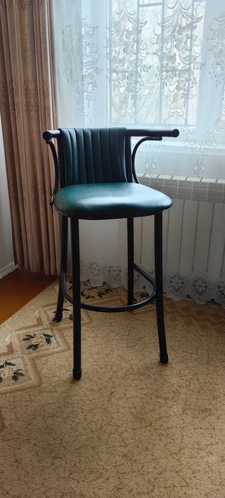 Продам стул барный