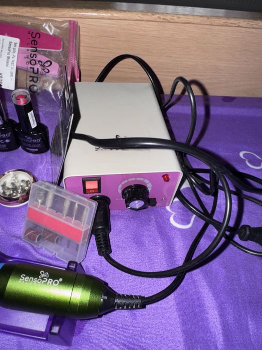 Kit de manichiura pentru începatori+lampă UV gratis
