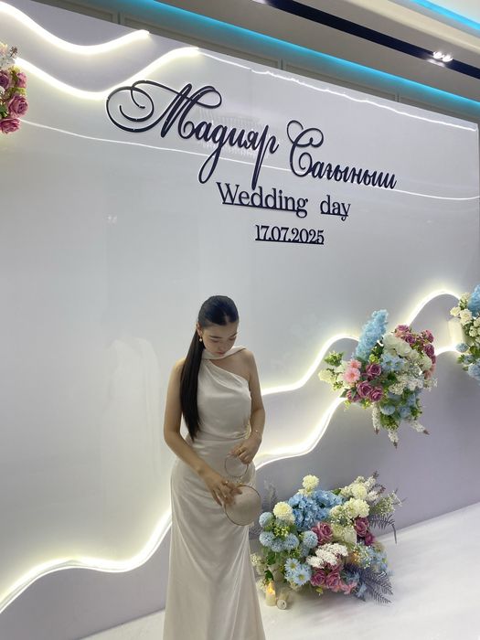 Вечерный платья идеальном состоянии