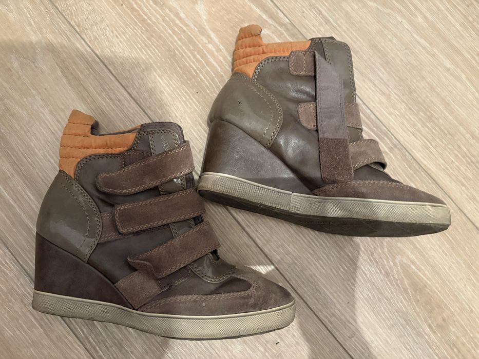 Продается детская обувь