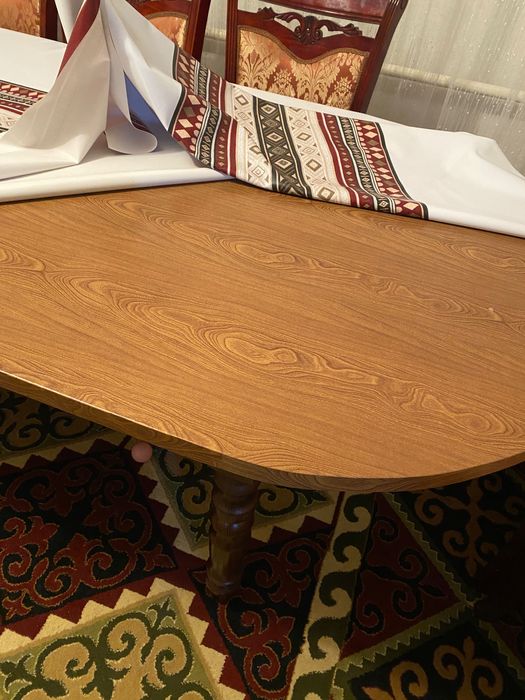 Стол со стульями б/у в хорошем состоянии