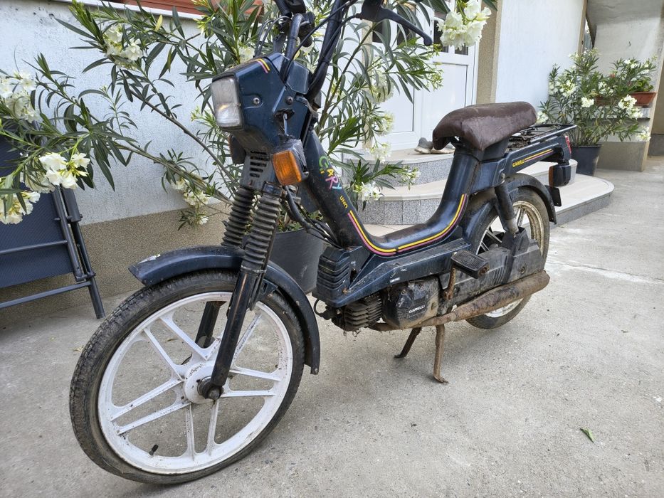 Motoretă cu petale