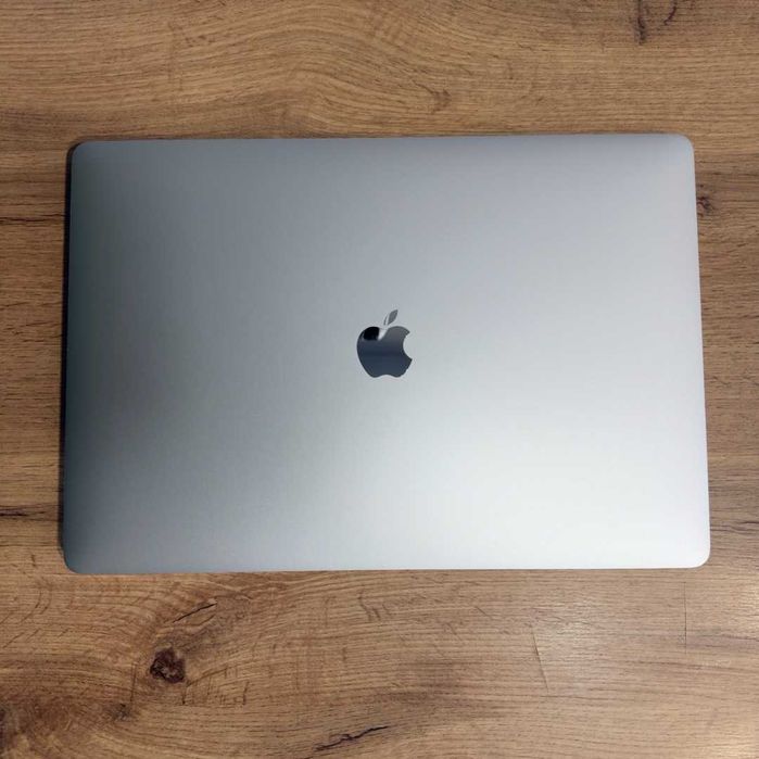MacBook Pro 16 i9 2.4GHz SSD 1TB RAM 64GB DDR4 AMD Radeon Pro 5500M Silver - GARANTIE 12 LUNI | TrueGSM