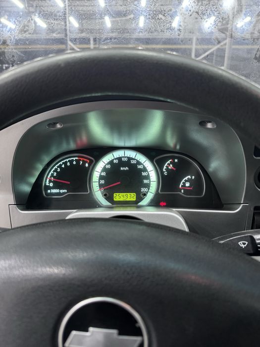 Продам Nexia 2 2015 идеал Метан