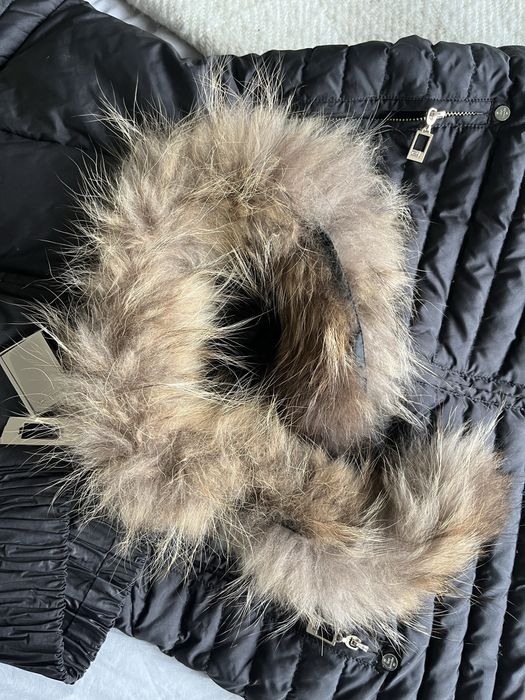 Дамско яке Guy Laroche с естествен косъм