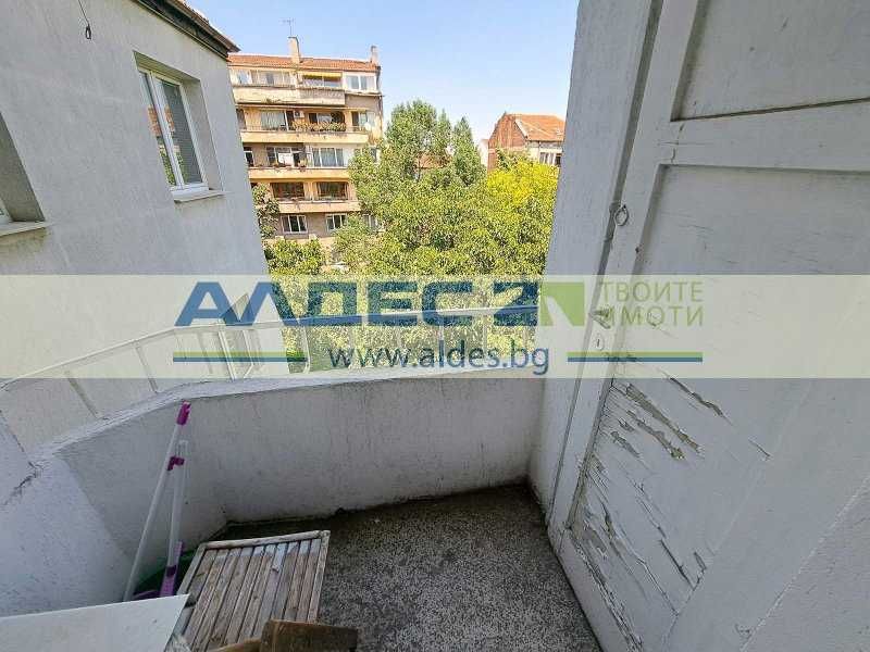 Продава се Тристаен апартамент в София, Център - 72 кв.м за 3723 €/кв.м - Снимка #11