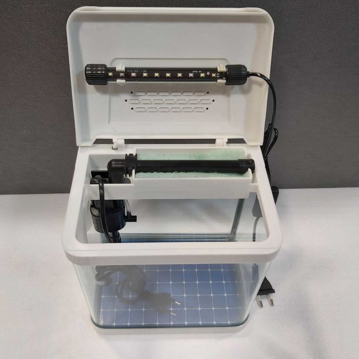 Аквариум 7 литра - оборудван