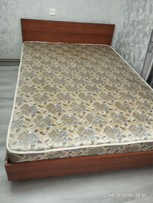 Продам кровать .