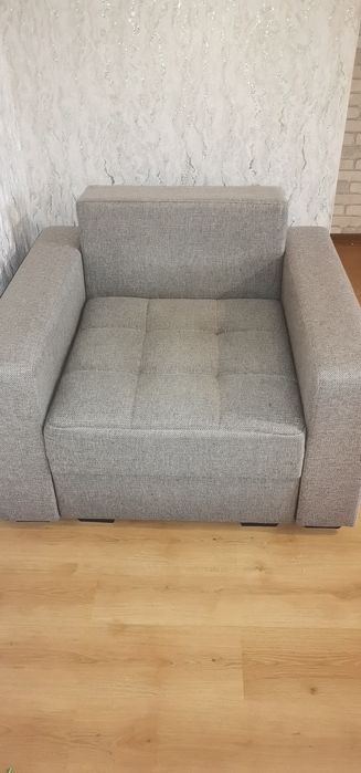 Диван, кресло и пуфик