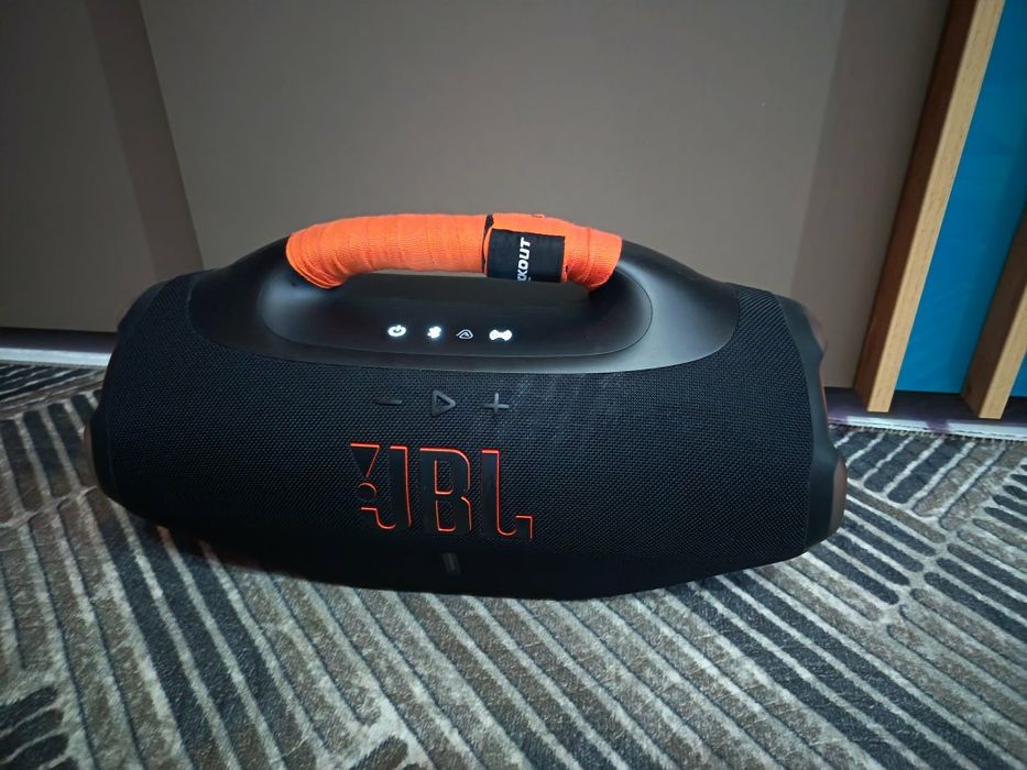 Jbl boombox 4 perfect,super bass