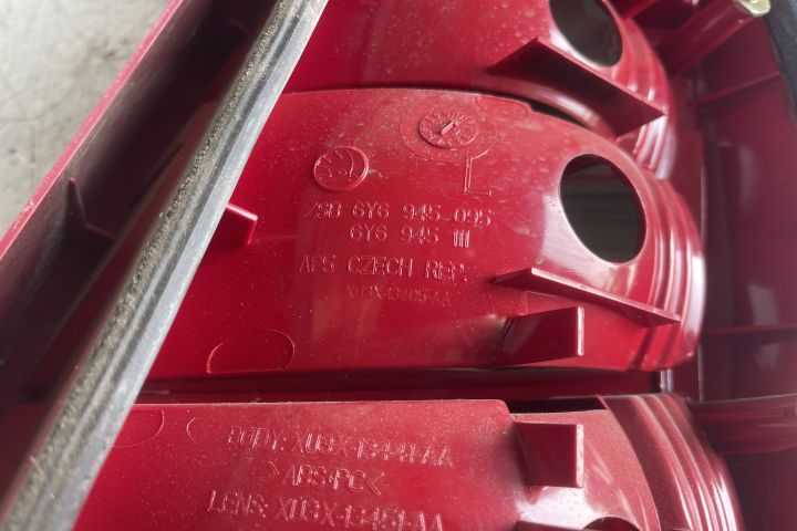 Lampa / Tripla stop stanga pe aripa 6Y6945095 / 6Y6 945 095 Skoda Fab