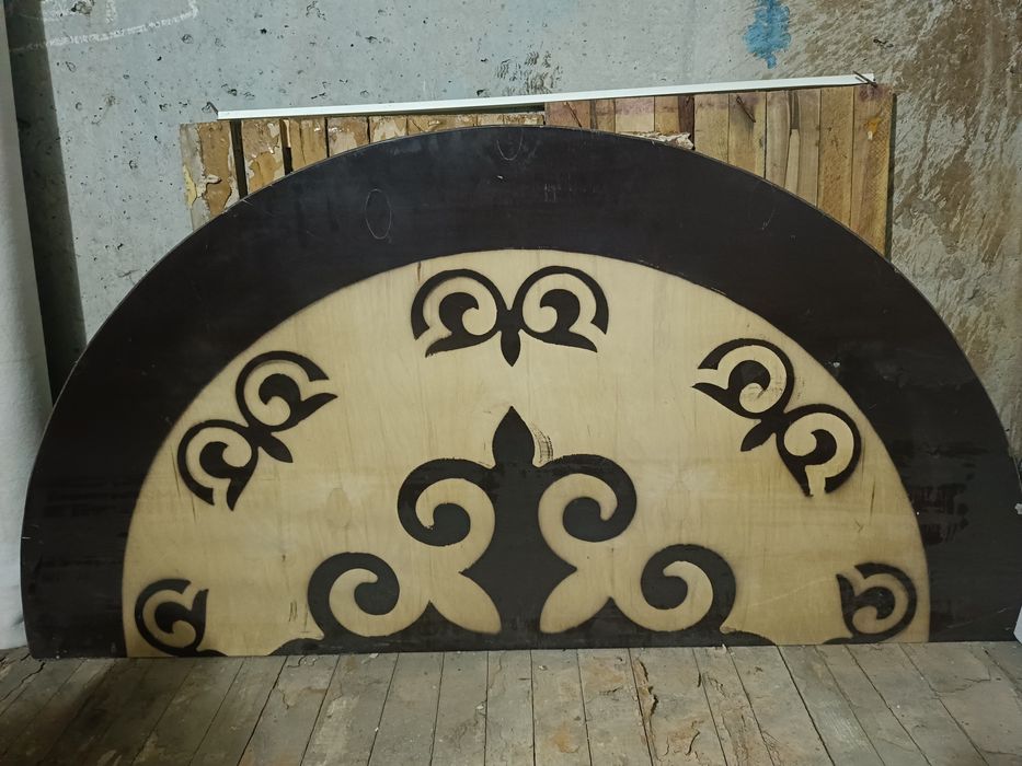 Стол круглый казахский