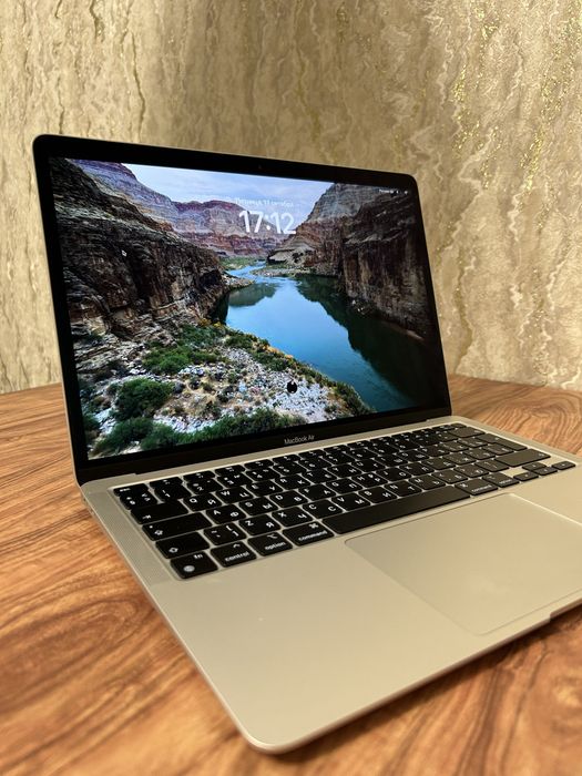 MacBook Air M1 8/256