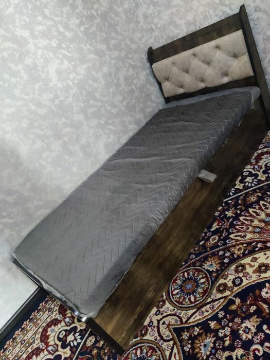 Yangi bitta kishilik karavot