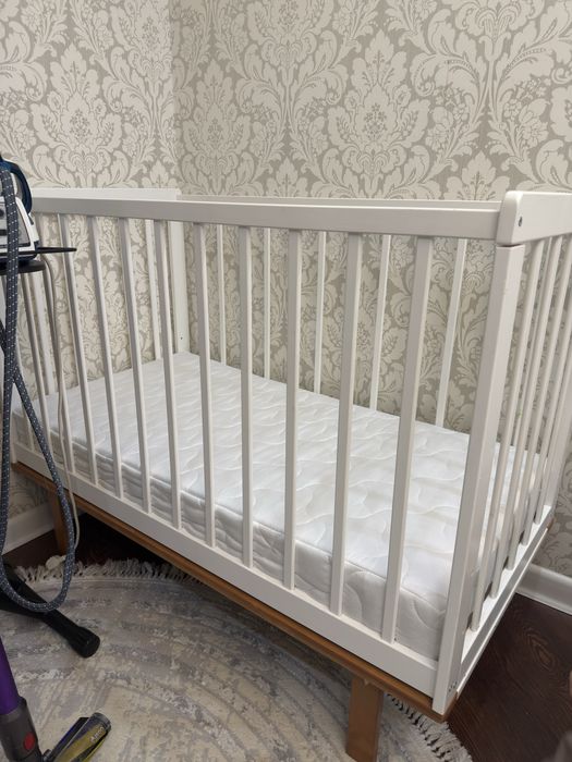 Детская кроватка простая