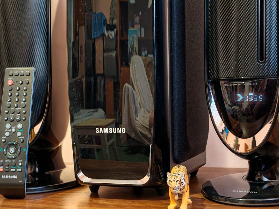 Samsung RTS-HE10. A/V system 2.1. O realizare de top. Preț fix !
